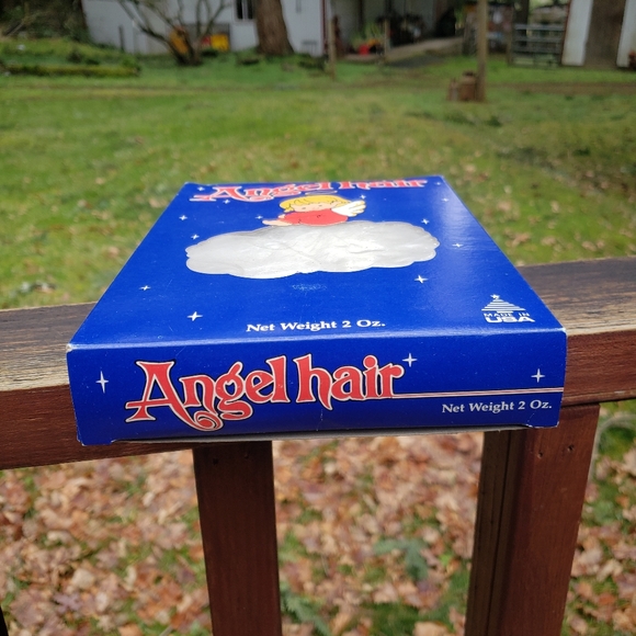 Vintage Angel Hair Spun Glass Union Wadding CO - Made In USA 2oz Box - Picture 8 of 12